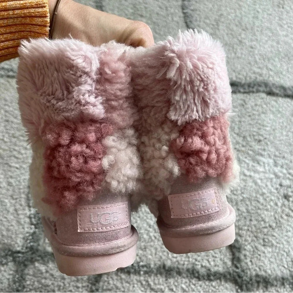 UGG CLASSIC SHORT PATCHWORK FLUFF BABY PINK BOOTS 10 - Picture 12 of 15